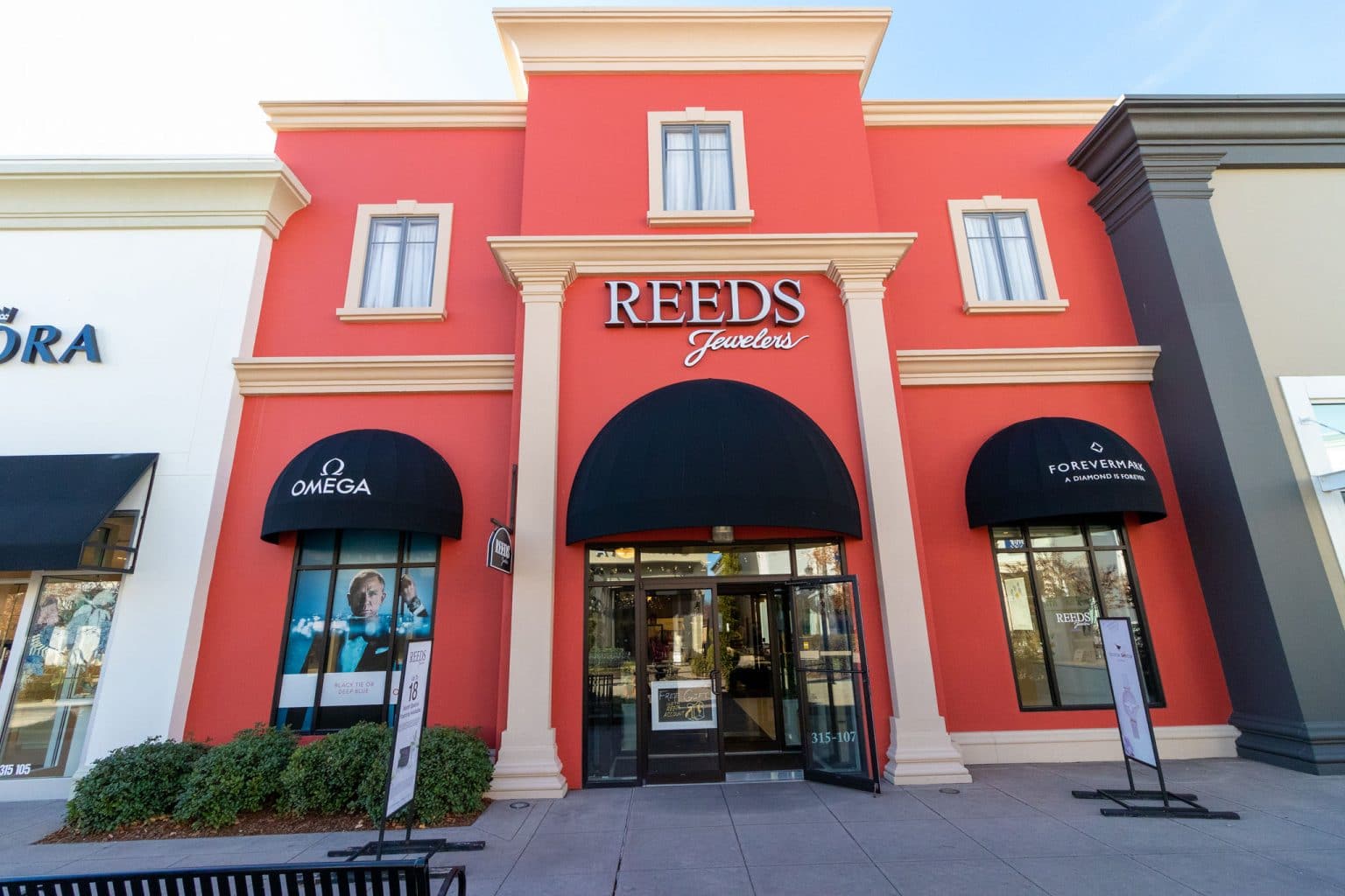 Reed's Jewelers Bridge Street Town Centre